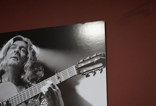 Retrato de guitarrista en la escuela