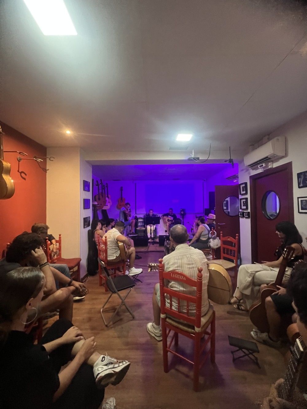 Alumnos de guitarra flamenca de nivel intermedio